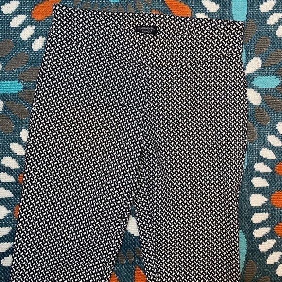 Fundamental Things 6P Petite Black White Design Elastic Waist Stretch Pants - Picture 5 of 9
